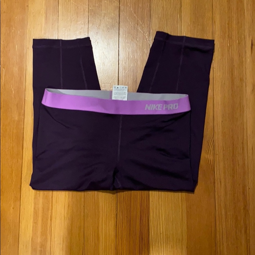 Nike Pro Capri Leggings.